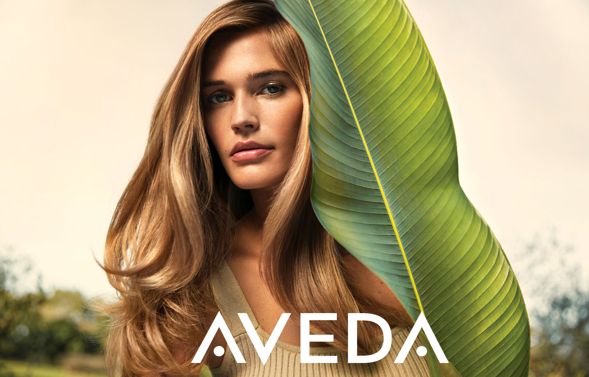 Aveda-Nutriplenish-Straight-Hair-Forward-2
